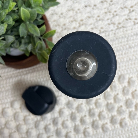 PELOTON Workout Glass Water Bottle with Lid Silicone Sleeve Black Logo - Picture 4 of 9